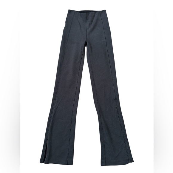 NWOT Lululemon Ribbed Softstreme Flared Pant Regular Black Graphite - Picture 4 of 8